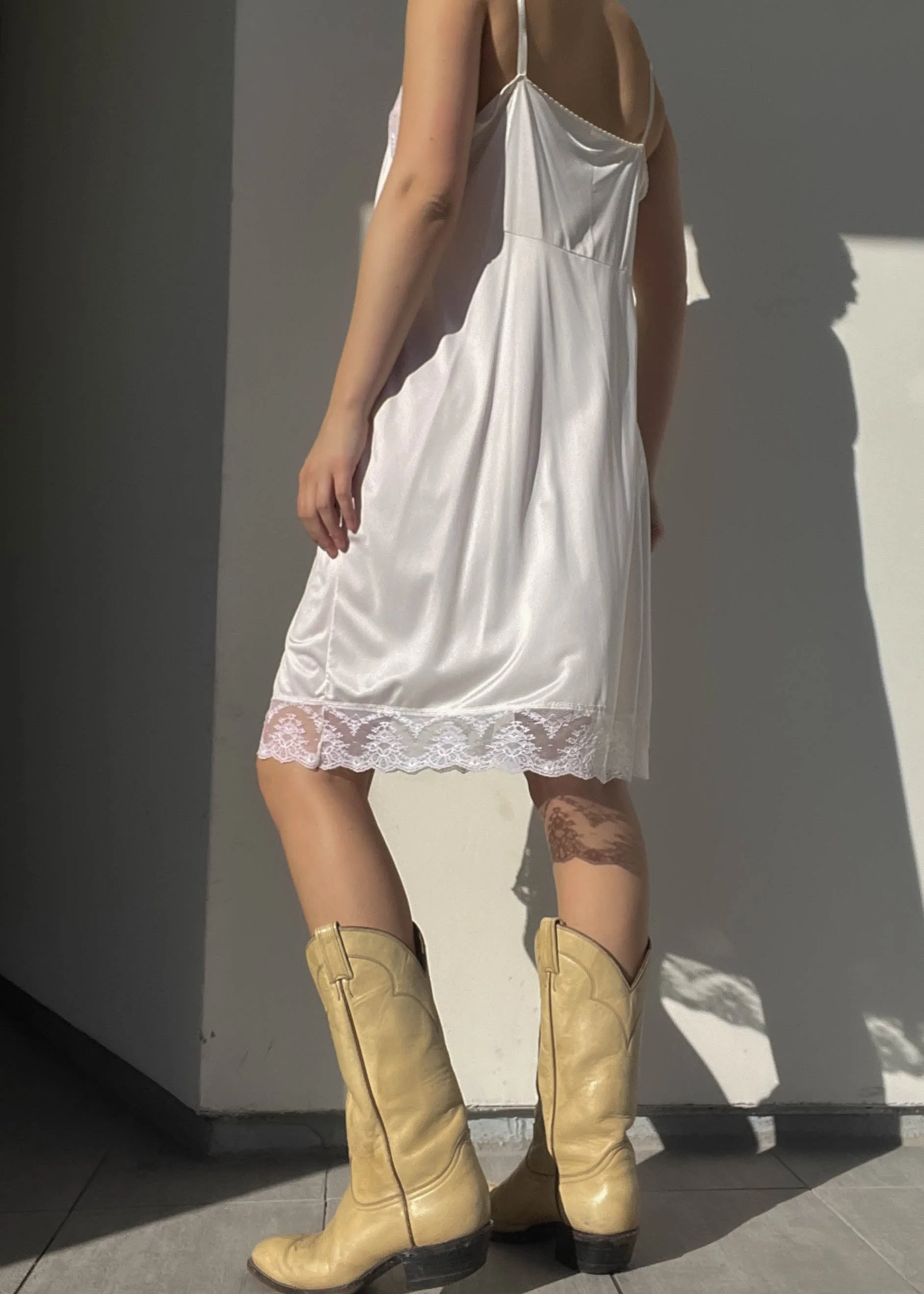 80’s Rosebud Lace Trim Midi Slip (M-M/L)