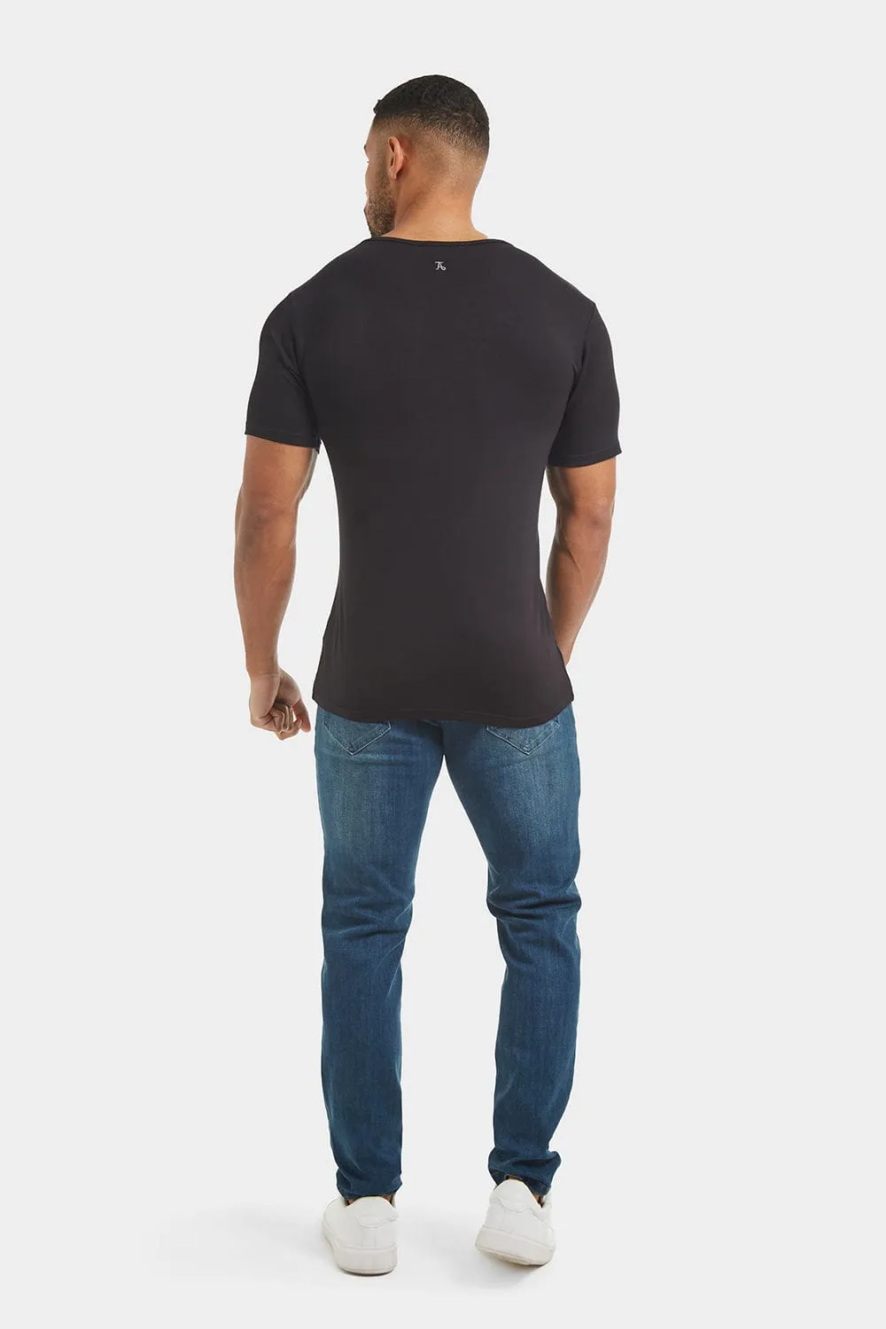 Fashion Fit T-Shirt in Black