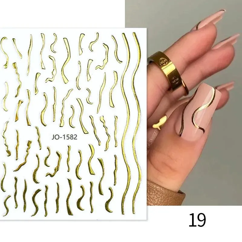 Gold Heart Leopard Print Nail Stickers: Glamorous Artwork at Home