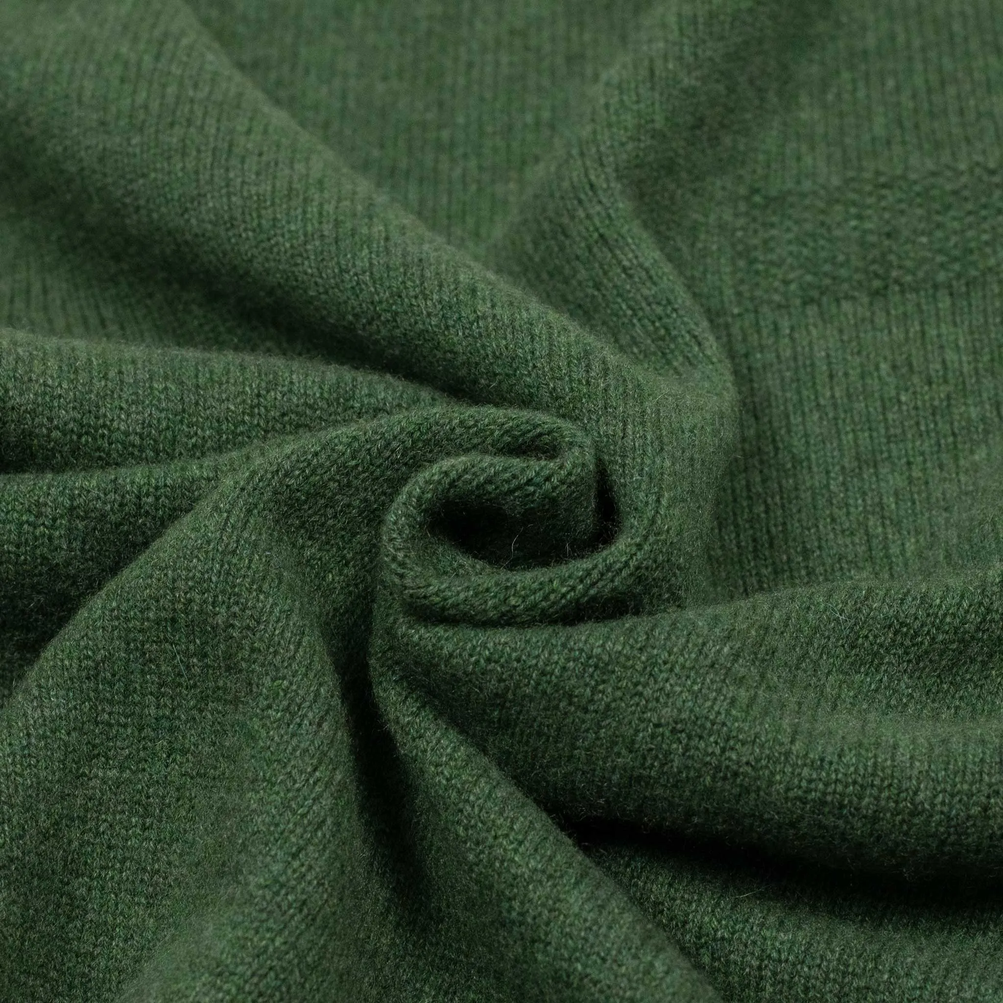 Mockneck sweater in moss green 4-ply cashmere