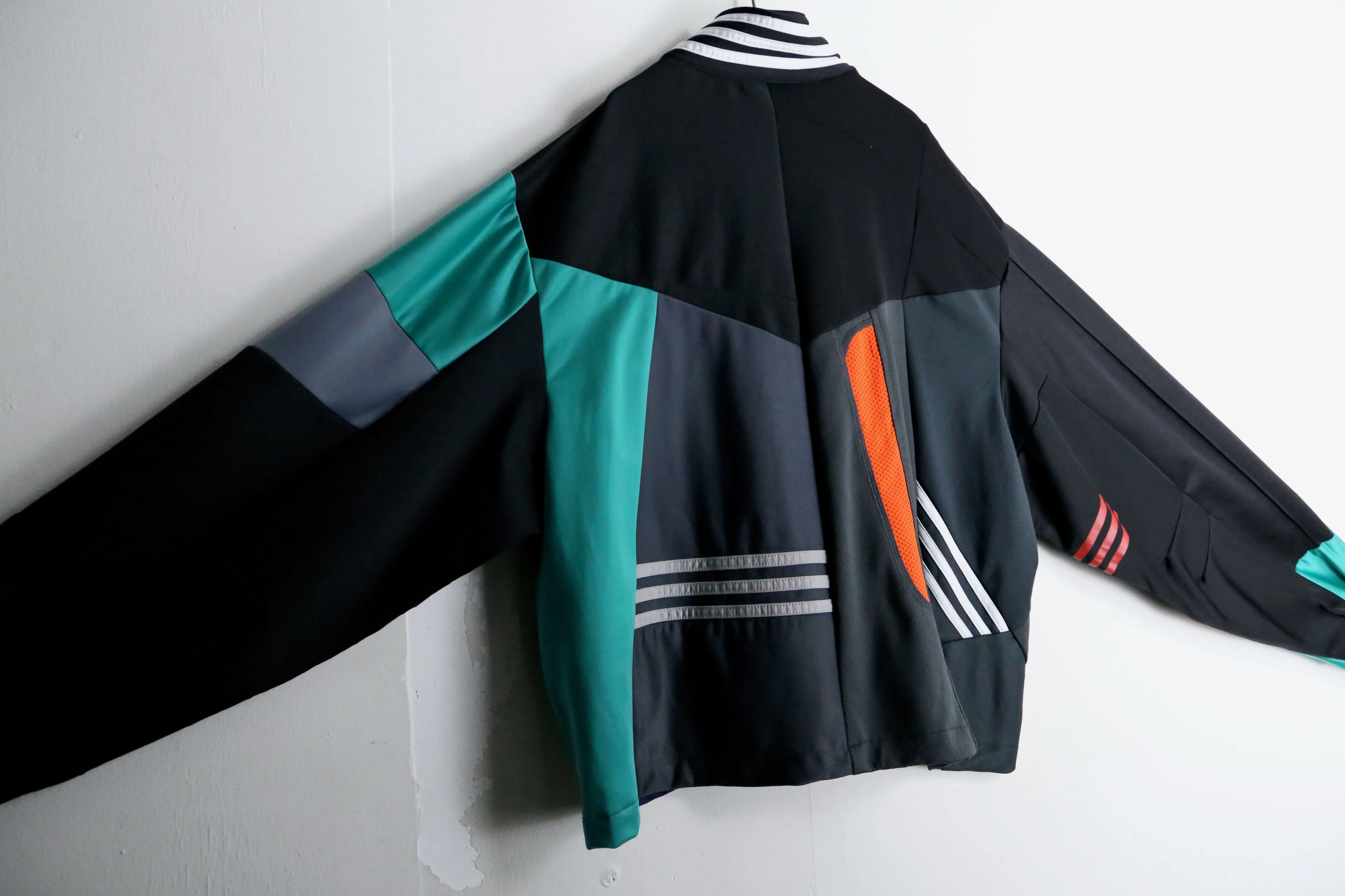 "Re:make" black×green color loose track jacket