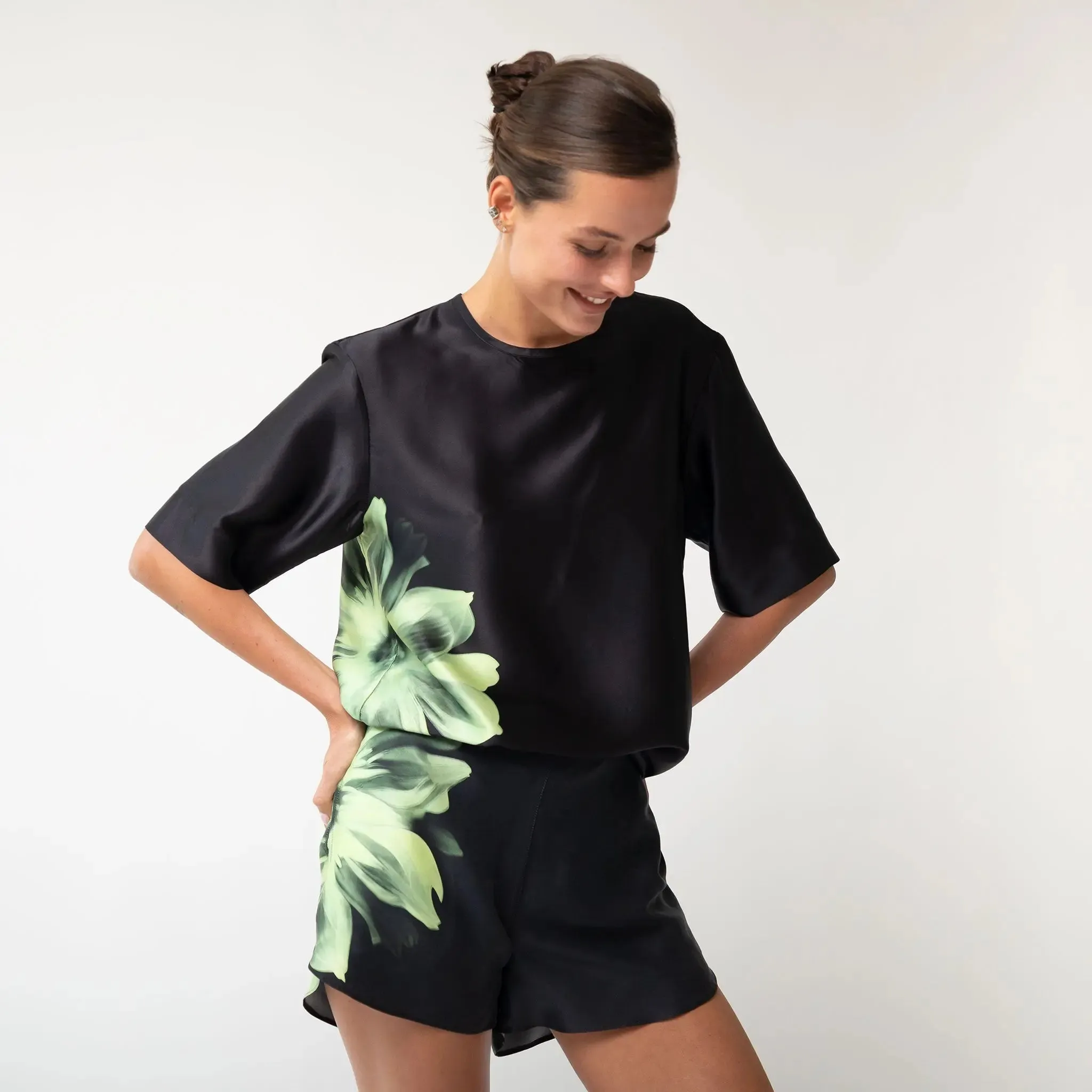 Silk Dreamscape T-Shirt Black Flowers