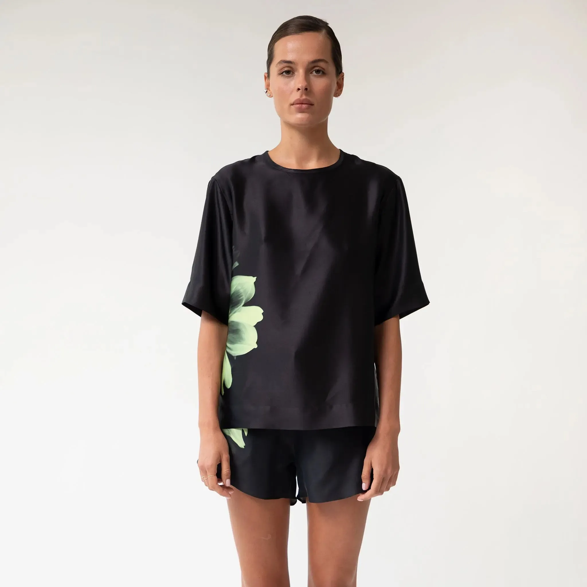 Silk Dreamscape T-Shirt Black Flowers