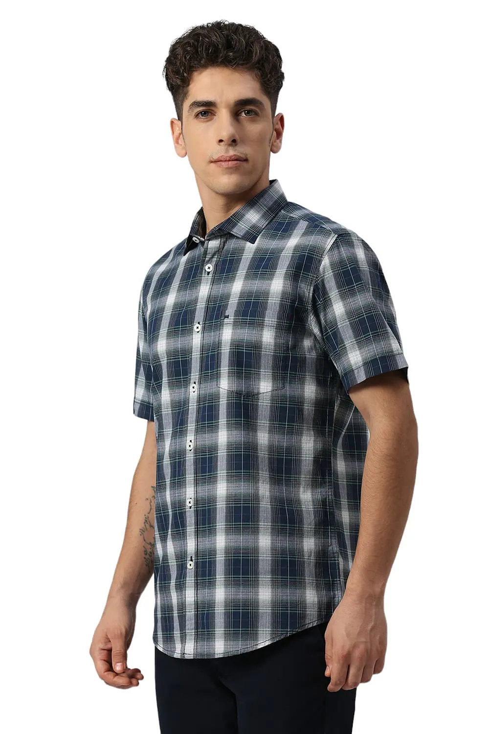 Slim Fit Cotton Fil-a-Fil Checks Halfsleeves Shirt