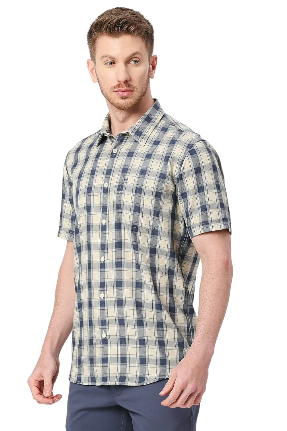 Slim Fit Polyester Viscose Checks Halfsleeves Shirt