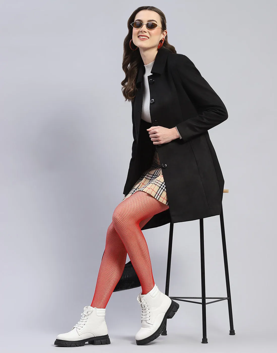 Women Black Solid Collar Full Sleeve Coat