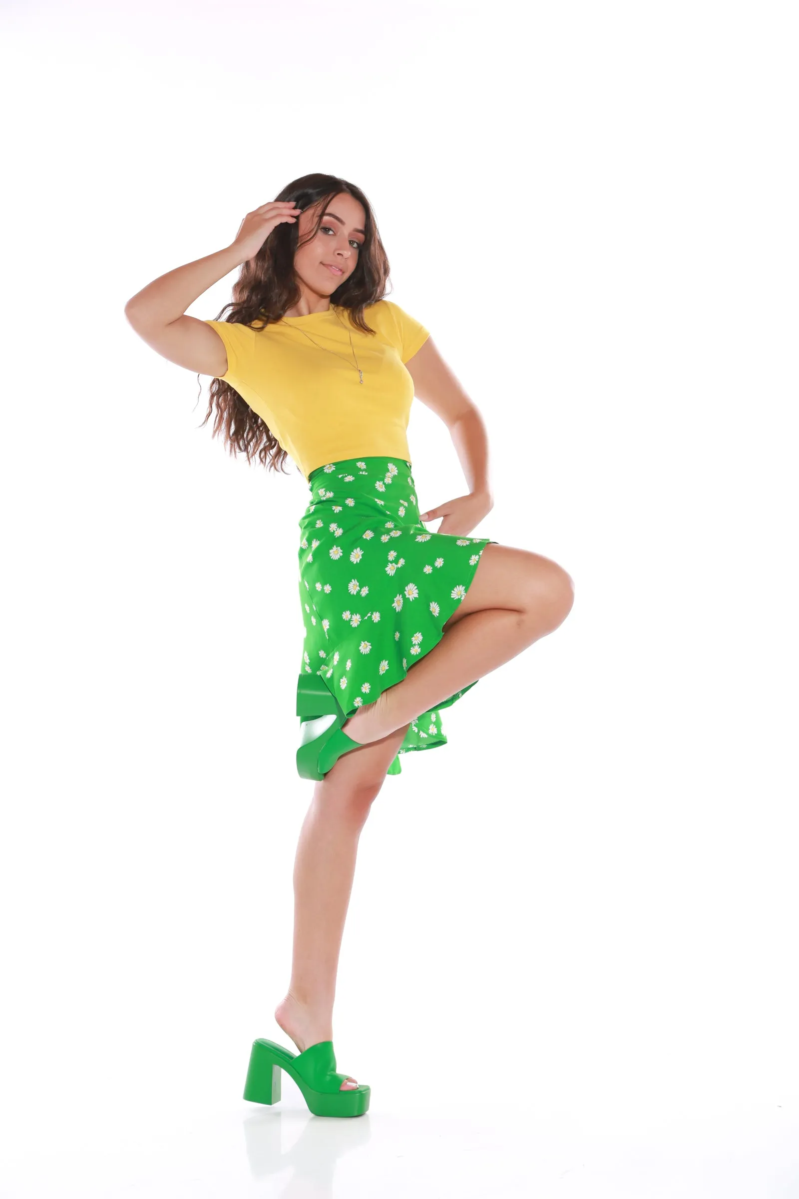 Wrap Floral short skirt - green daisy