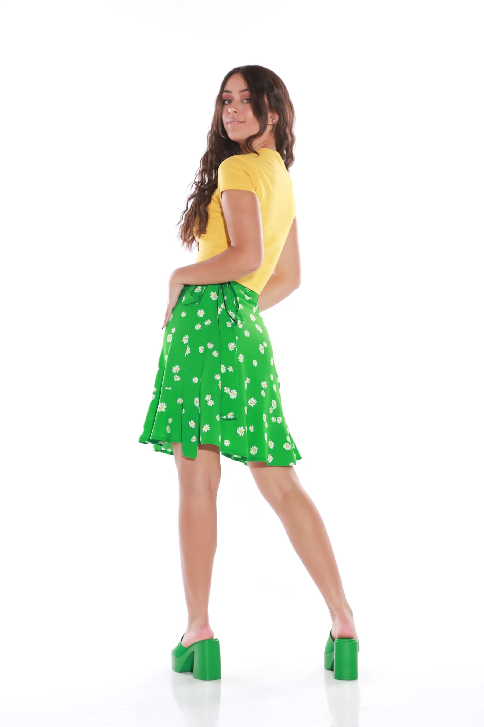 Wrap Floral short skirt - green daisy